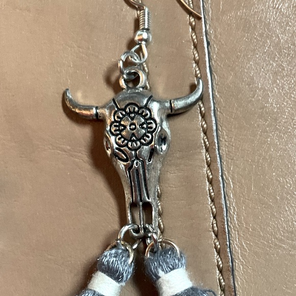 Steer Head Tassel Earrings - Picture 4 of 4